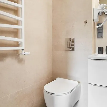 Househost :miodowa 42/4b Lägenhet